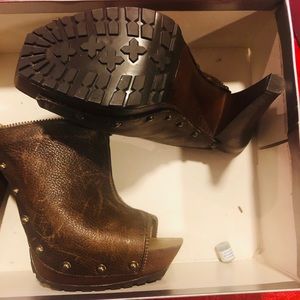 Jessica Simpson wedges